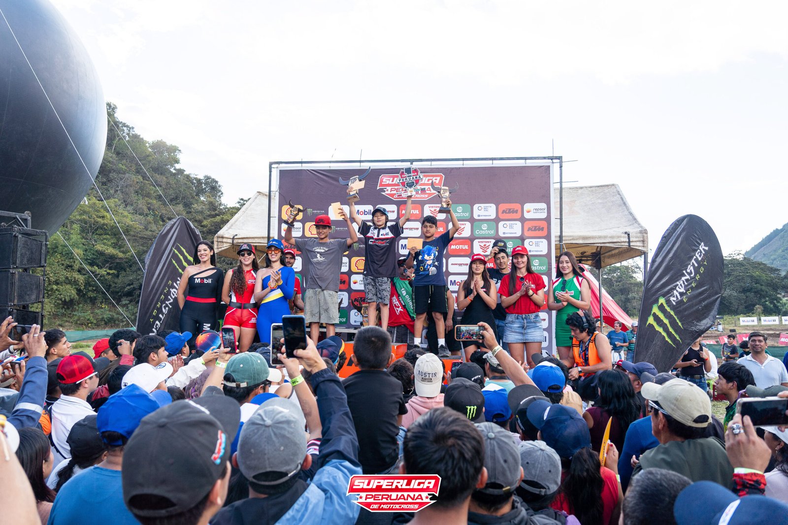 Ganadores de la Superliga en Oxapampa