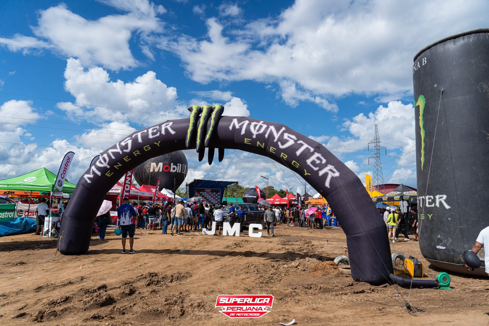 Motocross peruano en competencia
